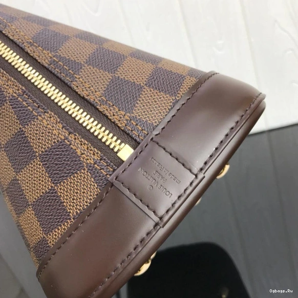 Vuitton Louis PM ALMA 0405